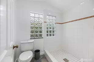 2708 NE 98th St, Seattle, WA 98115 - Photo 10