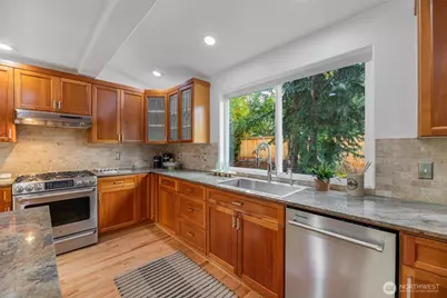 2708 NE 98th Street, Seattle, WA 98115 - Photo 18