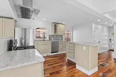 742 S Director Street, Seattle, WA 98108 - Photo 6