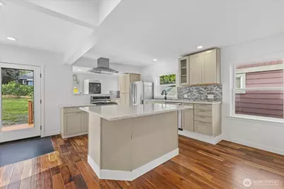 742 S Director Street, Seattle, WA 98108 - Photo 4