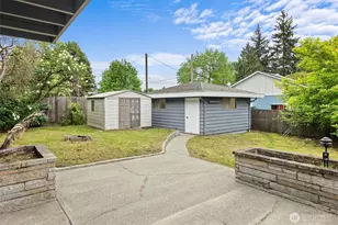 2001 NE 12th St, Renton, WA 98056 - Photo 34