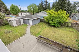 2001 NE 12th St, Renton, WA 98056 - Photo 22
