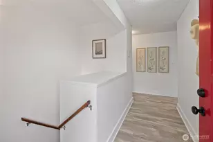 2001 NE 12th St, Renton, WA 98056 - Photo 4