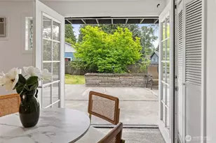 2001 NE 12th St, Renton, WA 98056 - Photo 32