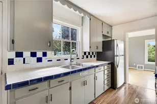 340 Pierce St, Port Townsend, WA 98368 - Photo 16