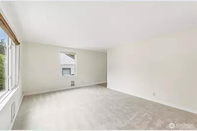 517 Bronson Way NE, Renton, WA 98056 - Photo 4