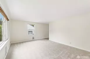 517 Bronson Way NE, Renton, WA 98056 - Photo 4
