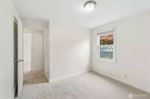 517 Bronson Way NE, Renton, WA 98056 - Photo 16