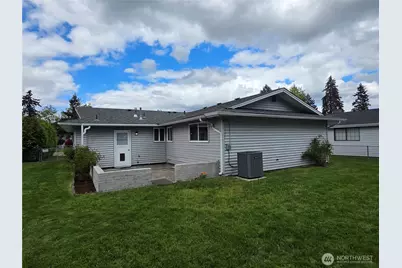 212 173rd Street E, Spanaway, WA 98387 - Photo 2