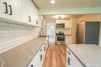 154 NE 115th, Seattle, WA 98125 - Photo 12