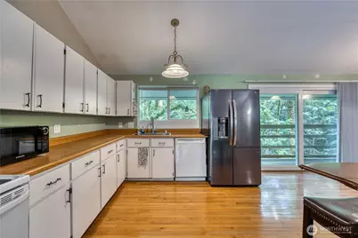 7924 Ohana Place NE, Bremerton, WA 98311 - Photo 10