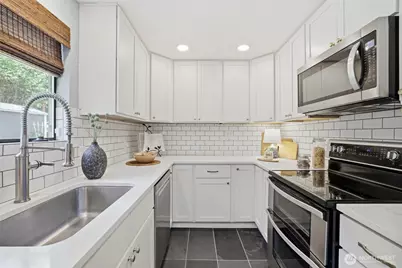 10209 31st Avenue SW, Seattle, WA 98146 - Photo 8