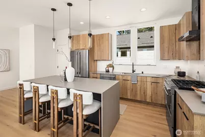 7332 25th Avenue NW, Seattle, WA 98117 - Photo 8