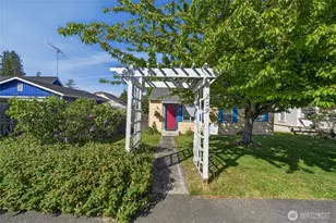 209 E 11th St, Port Angeles, WA 98362 - Photo 2