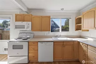 209 E 11th St, Port Angeles, WA 98362 - Photo 10