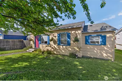 209 E Eleventh Street, Port Angeles, WA 98362 - Photo 1