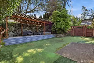 12704 Holmes Point Dr NE, Kirkland, WA 98034 - Photo 20