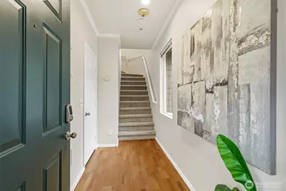 2044 Newport Way NW #11-6, Issaquah, WA 98027 - Photo 2