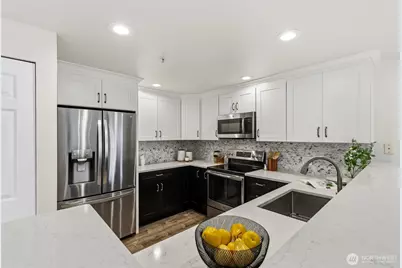 2044 Newport Way NW #11-6, Issaquah, WA 98027 - Photo 12