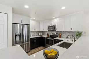 2044 Newport Way NW, Issaquah, WA 98027 - Photo 12
