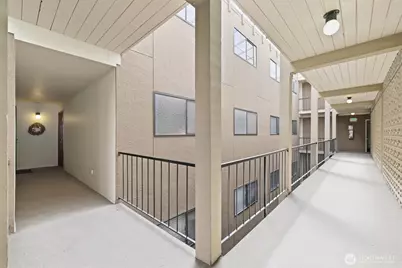 2929 76th Avenue SE #410, Mercer Island, WA 98040 - Photo 24