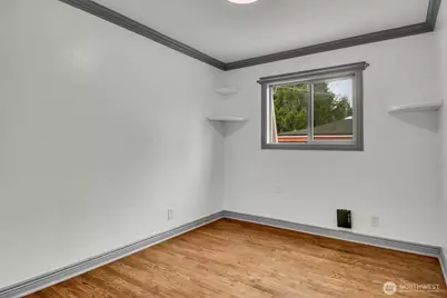 10820 Lake Ridge Drive S, Seattle, WA 98178 - Photo 12
