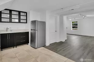 10820 Lake Ridge Dr S, Seattle, WA 98178 - Photo 18