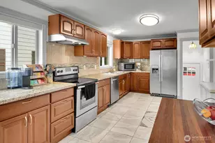 10820 Lake Ridge Dr S, Seattle, WA 98178 - Photo 10