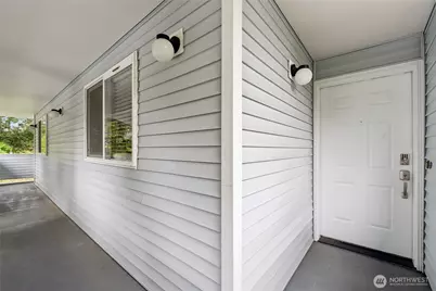 20824 70th Avenue W #6, Lynnwood, WA 98036 - Photo 2