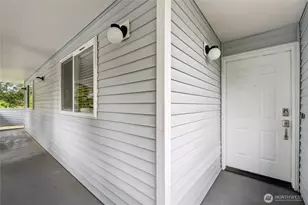 20824 70th Ave W, Lynnwood, WA 98036 - Photo 2