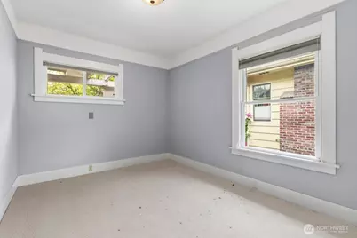 111 N 49th Street, Seattle, WA 98103 - Photo 18