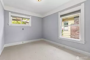 111 N 49th St, Seattle, WA 98103 - Photo 18