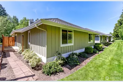 4525 7th Street SE #8, Puyallup, WA 98374 - Photo 2