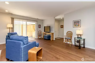4525 7th Street SE #8, Puyallup, WA 98374 - Photo 4
