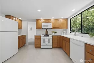 12214 NE 138th Pl, Kirkland, WA 98034 - Photo 4