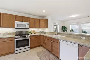 36703 SE Gravenstein Ct, Snoqualmie, WA 98065 - Photo 14