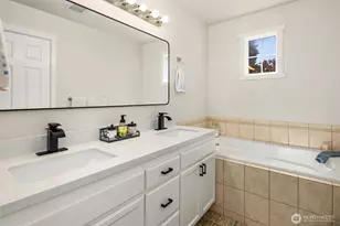 827 180th St SW, Lynnwood, WA 98037 - Photo 22