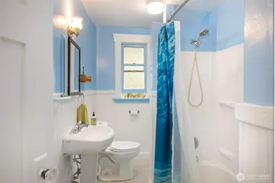 320 W 15th Street, Port Angeles, WA 98362 - Photo 12
