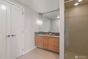 10000 Main St, Bellevue, WA 98004 - Photo 18