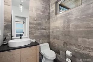 946 7th Ct, Fox Island, WA 98333 - Photo 18