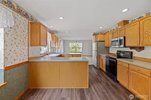 1083 Fidalgo Dr, Burlington, WA 98233 - Photo 16