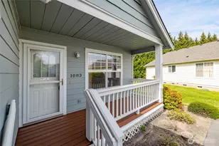 1083 Fidalgo Dr, Burlington, WA 98233 - Photo 2