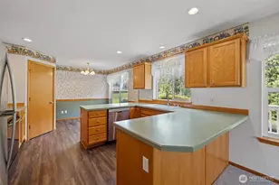 1083 Fidalgo Dr, Burlington, WA 98233 - Photo 12
