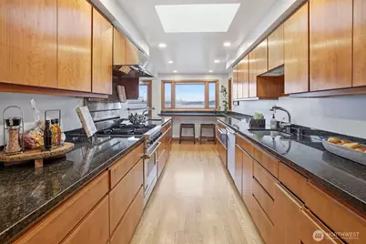 2514 Shoreland Drive S, Seattle, WA 98144 - Photo 16