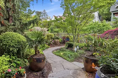 2514 Shoreland Drive S, Seattle, WA 98144 - Photo 4