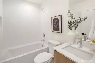 4419 2nd Ave NE, Seattle, WA 98105 - Photo 4