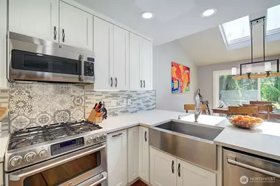 2013 210th Circle NE, Sammamish, WA 98074 - Photo 6