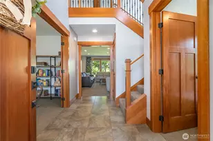812 Sunrise Dr, Lynden, WA 98264 - Photo 2