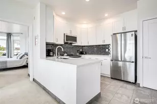 2414 1st Ave, Seattle, WA 98121 - Photo 10