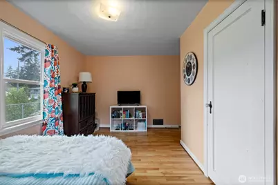 9726 F Street E, Tacoma, WA 98445 - Photo 28